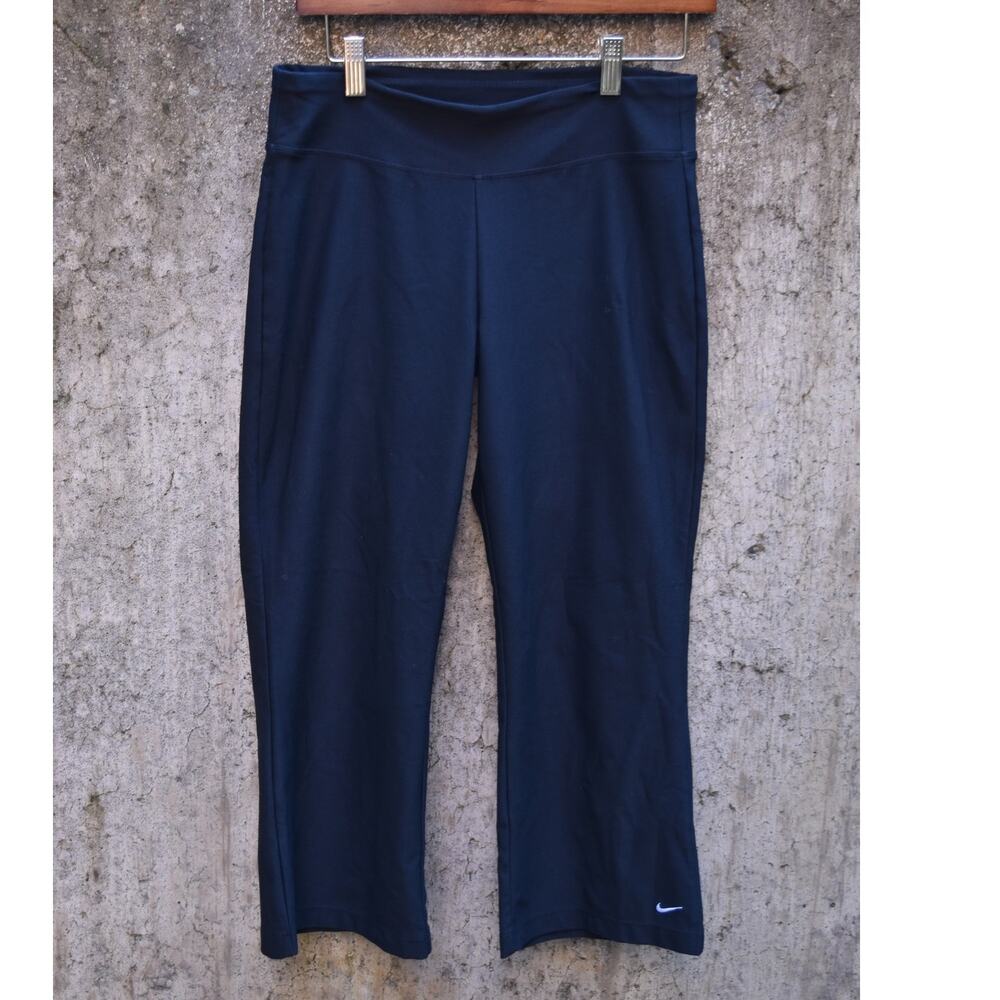 Nike Dri-Fit Black Bootcut Yoga Pants Women’s Small (4-6)
